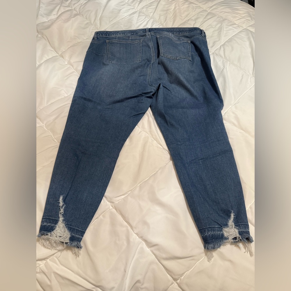 Torrid Distressed Blue Ankle Jeans - Picture 2 of 5